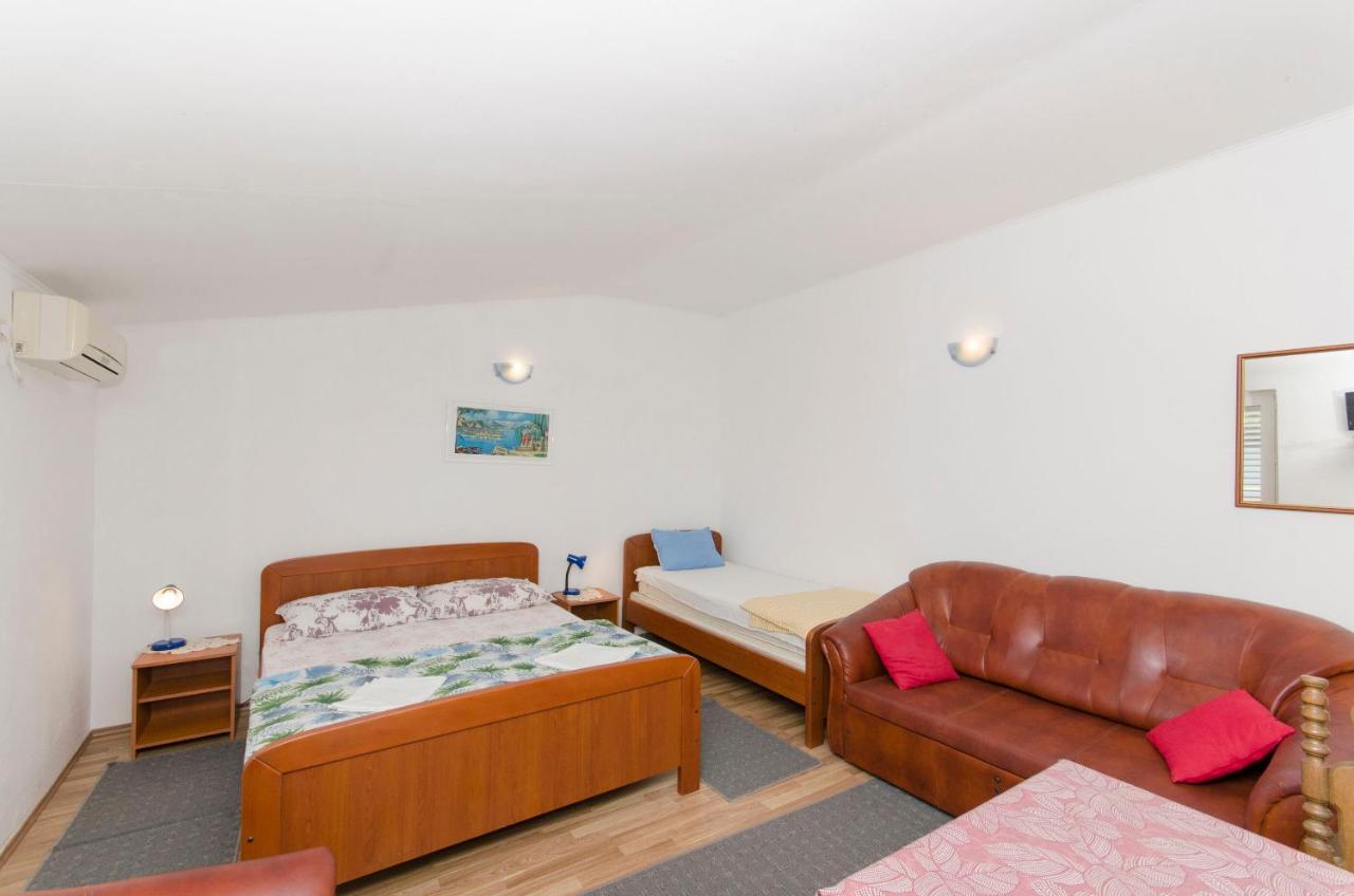 Apartments And Rooms Nike Sobra Room photo
